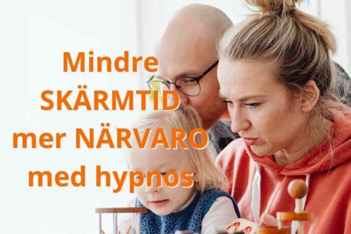 Familj som spelar spel tillsammans och texten "Mindre skärmtid, mer närvaro – med hypnos"